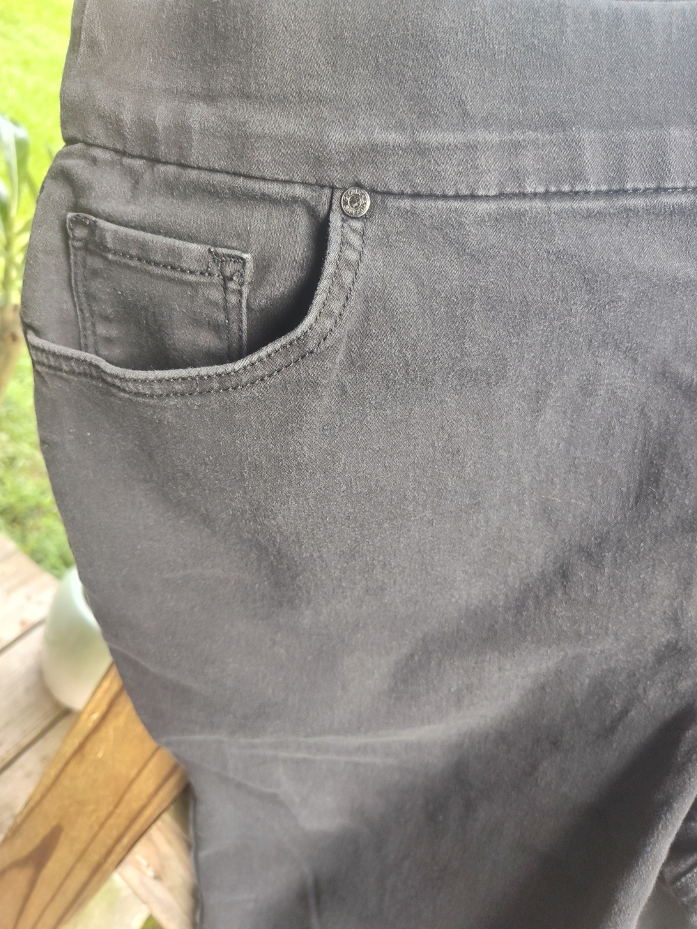 Gloria Vanderbilt Black Avery Summer Shorts A Little Faded But Good Shape - Picture 4 of 7